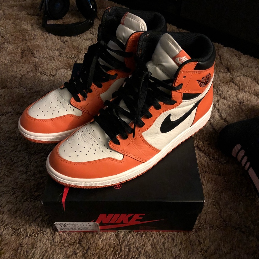 Jordan Retro 1 Reverse Shatterd Backboard